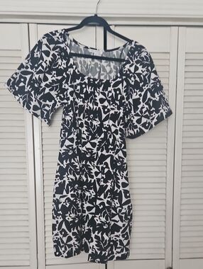Black & White Floral Short Sleeve Dress